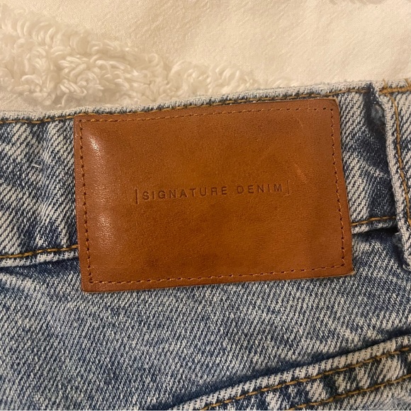 Mom Jean Shorts - Picture 4 of 5